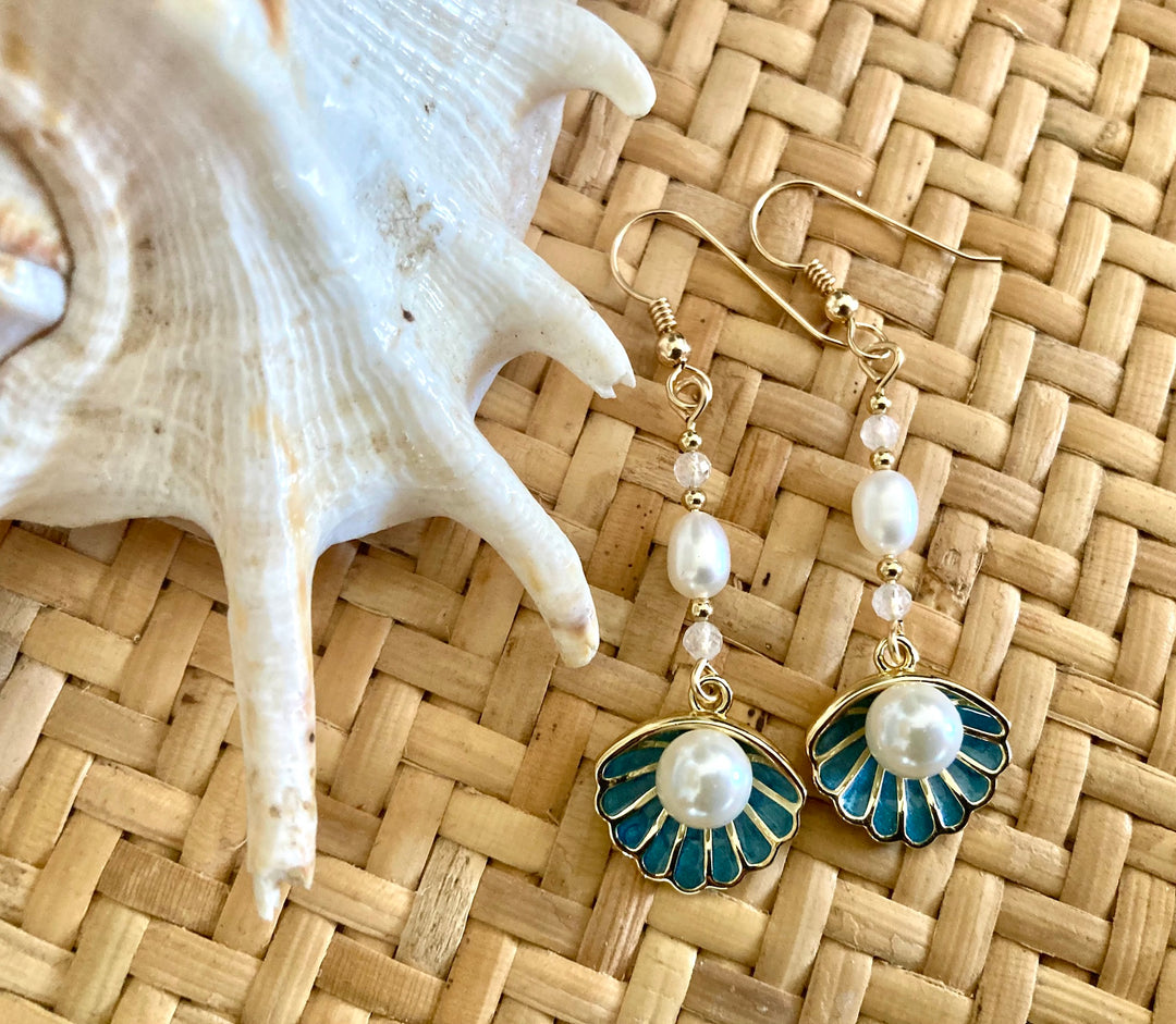 Gold Shell Pendant Moonstone & Pearl Earrings