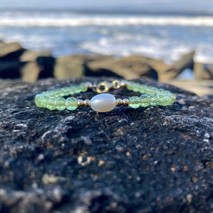 Peridot & Pearl Gold womens crystal Bracelet