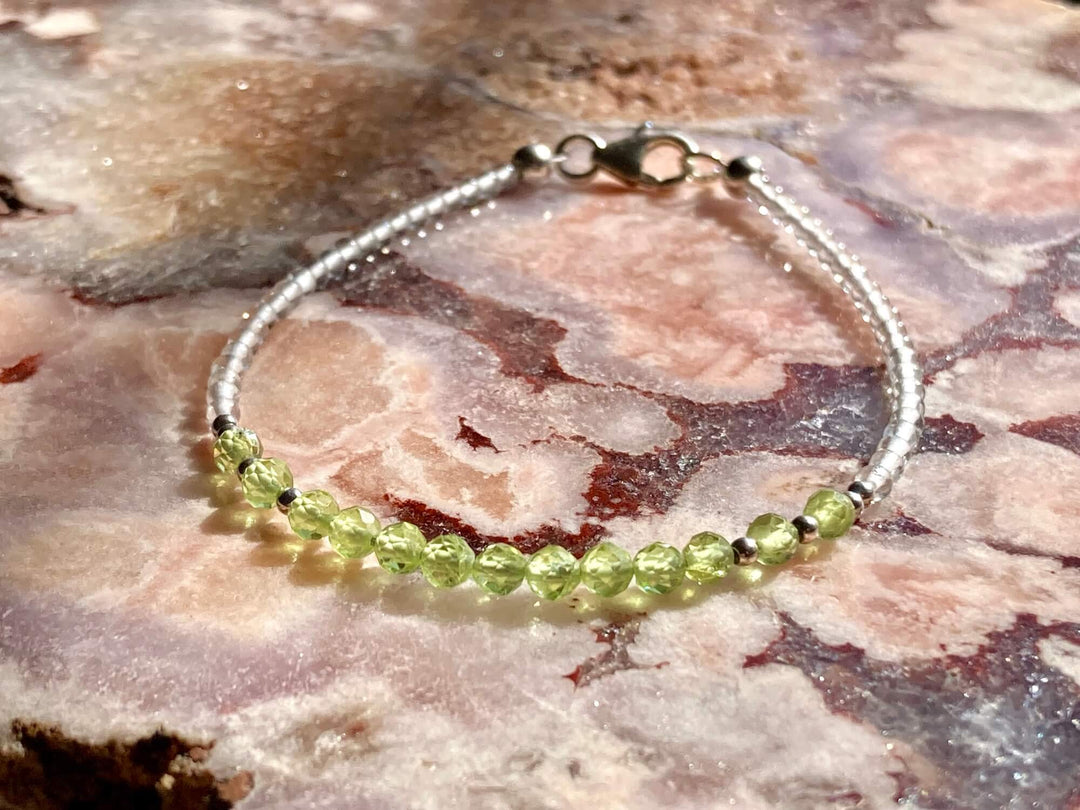 August birthstone bracelet with peridot