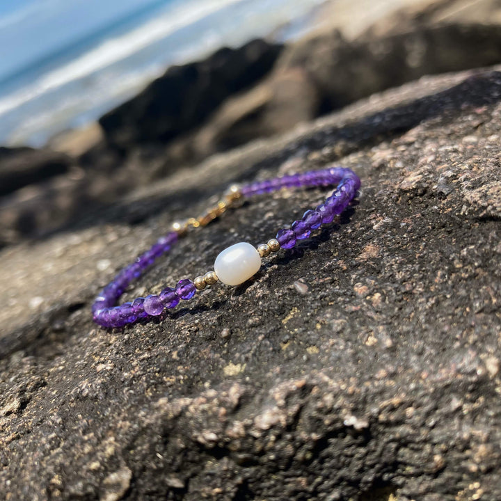 Amethyst & pearl gold healing Bracelet