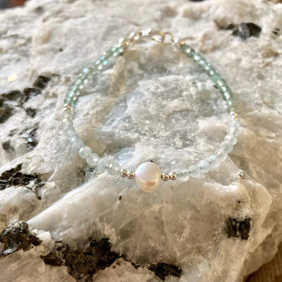 Apatite, Aquamarine & Pearl healing Bracelet