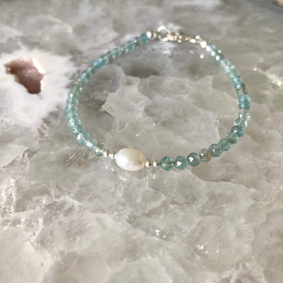 Apatite & Pearl healing bracelet