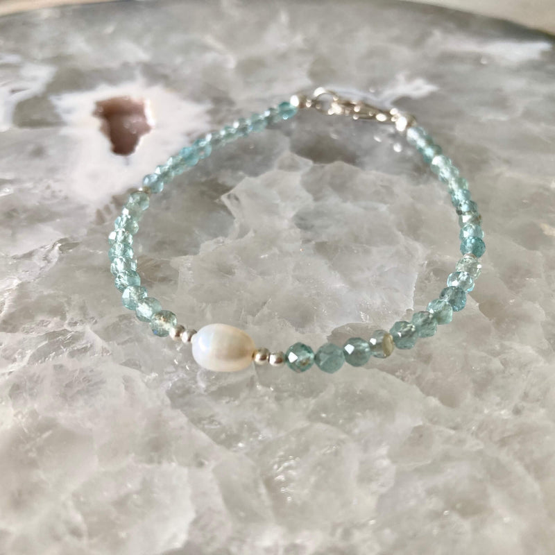 Apatite & Pearl bracelet for healing