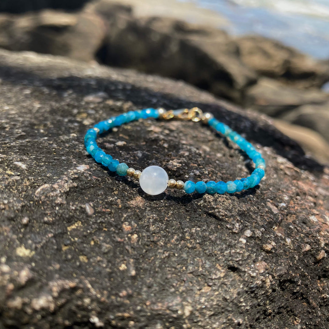 Apatite & moonstone gold crystal healing bracelet