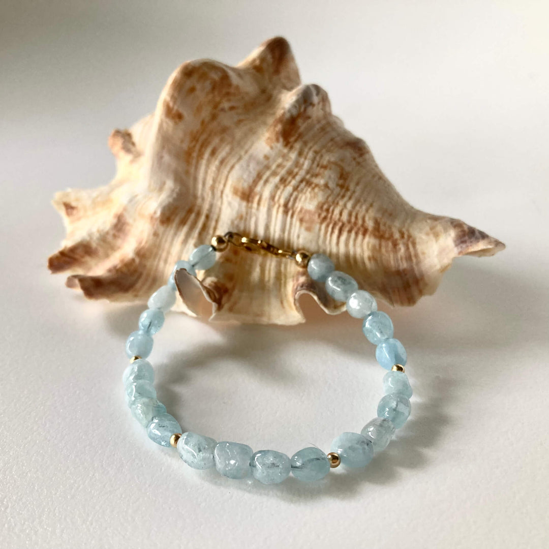 Aquamarine nugget gold bracelet for healing