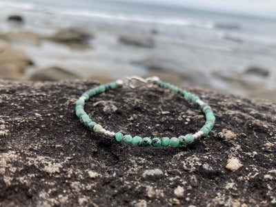 Emerald bracelet for heart healing