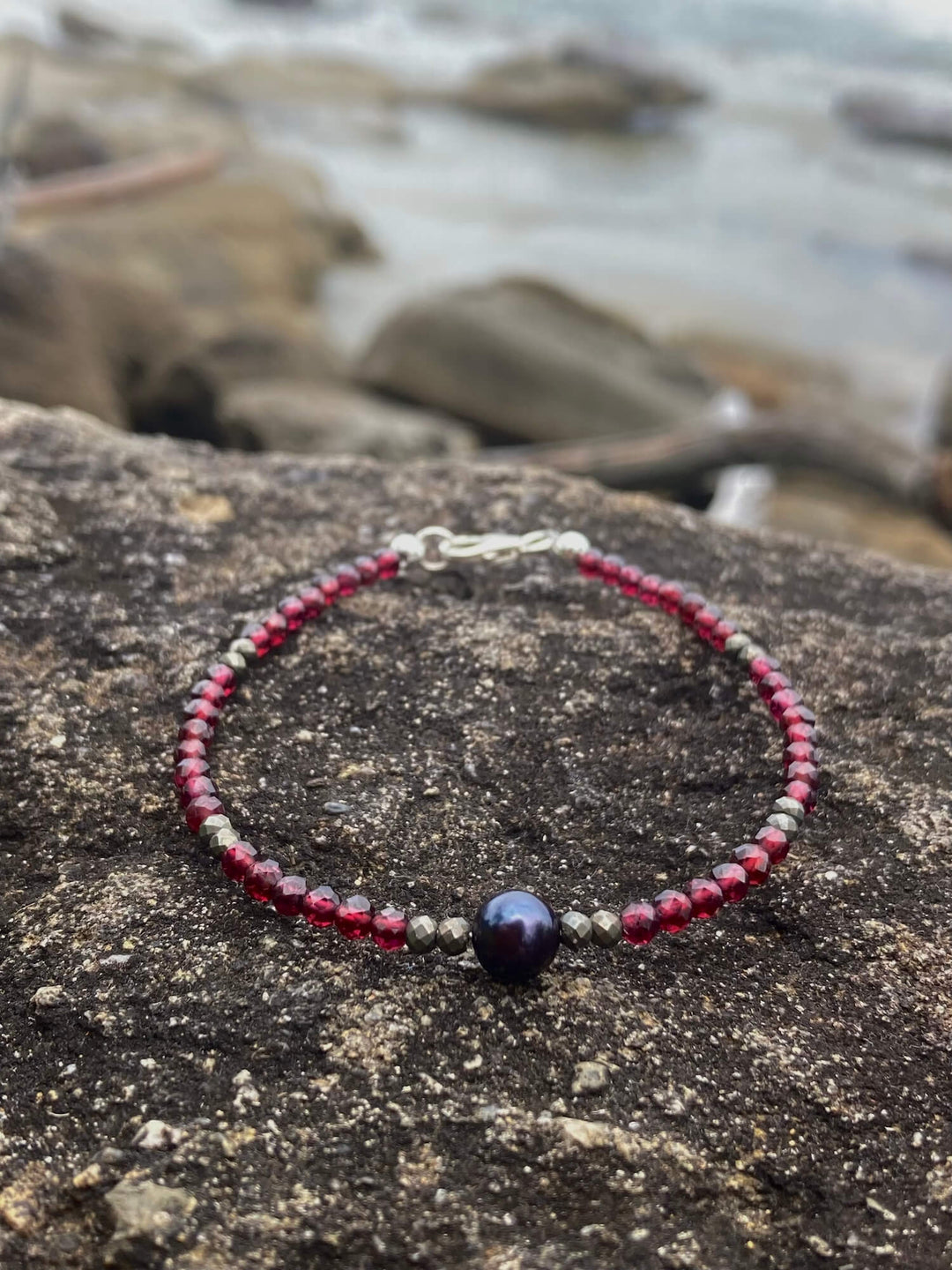 Garnet, Pyrite & Black Pearl ladies Bracelet