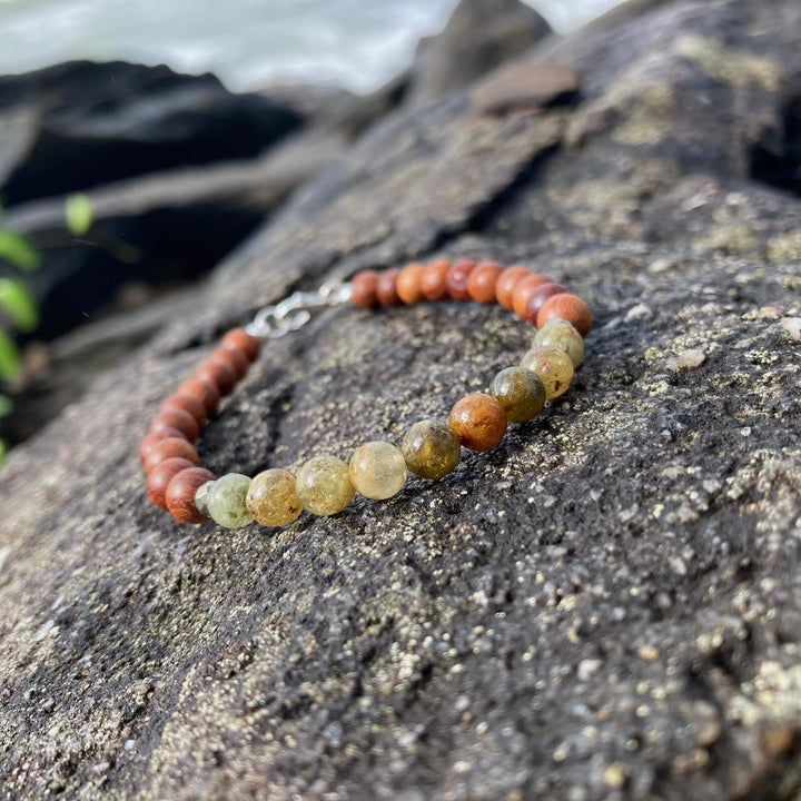 Green Garnet & Wood unisex bracelet for healing