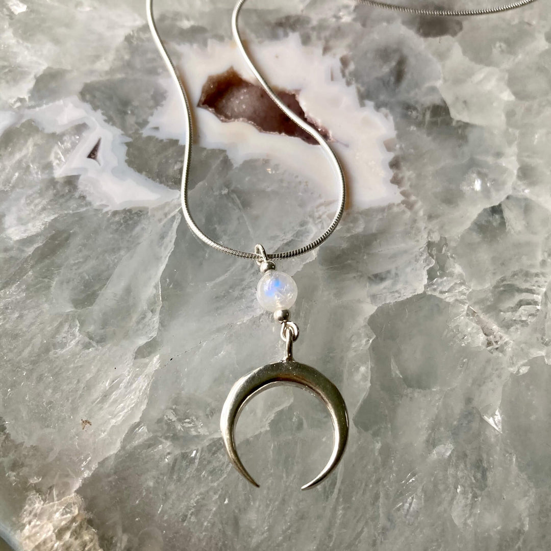 La luna love healing Moonstone  Pendant