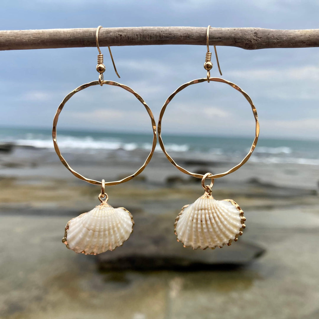 Light ra Shell ladies Pendant earrings