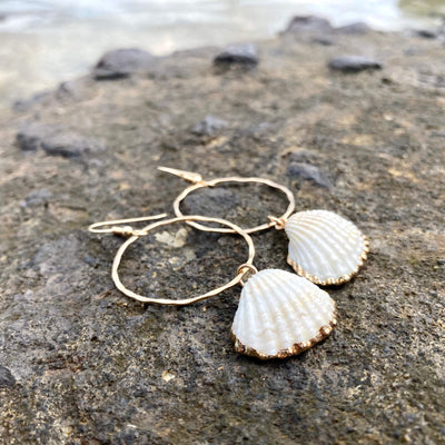 Light ra Shell Pendant earrings
