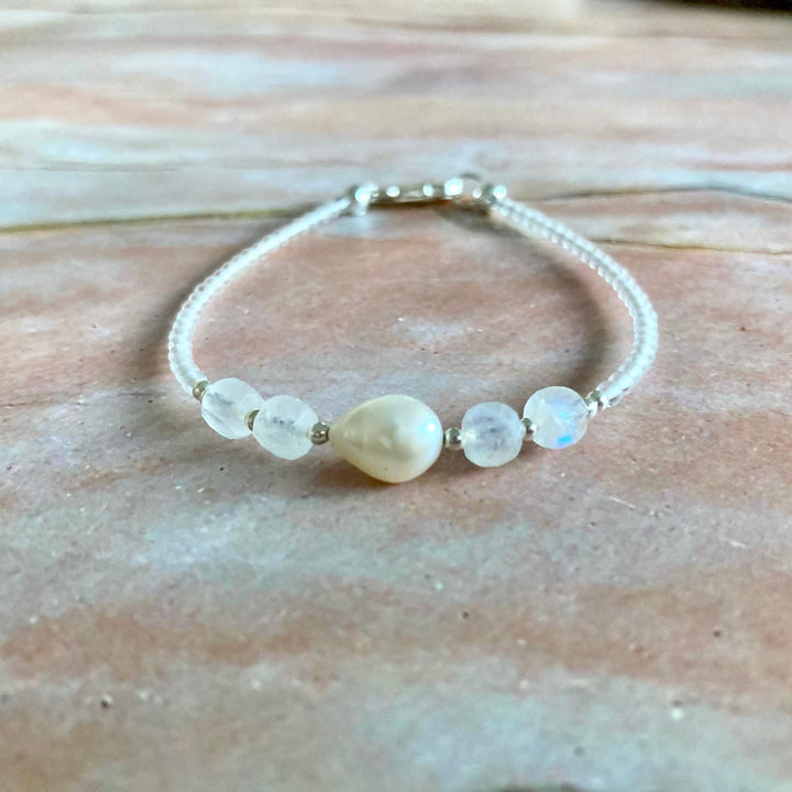 moonstone & pearl healing crystal bracelet