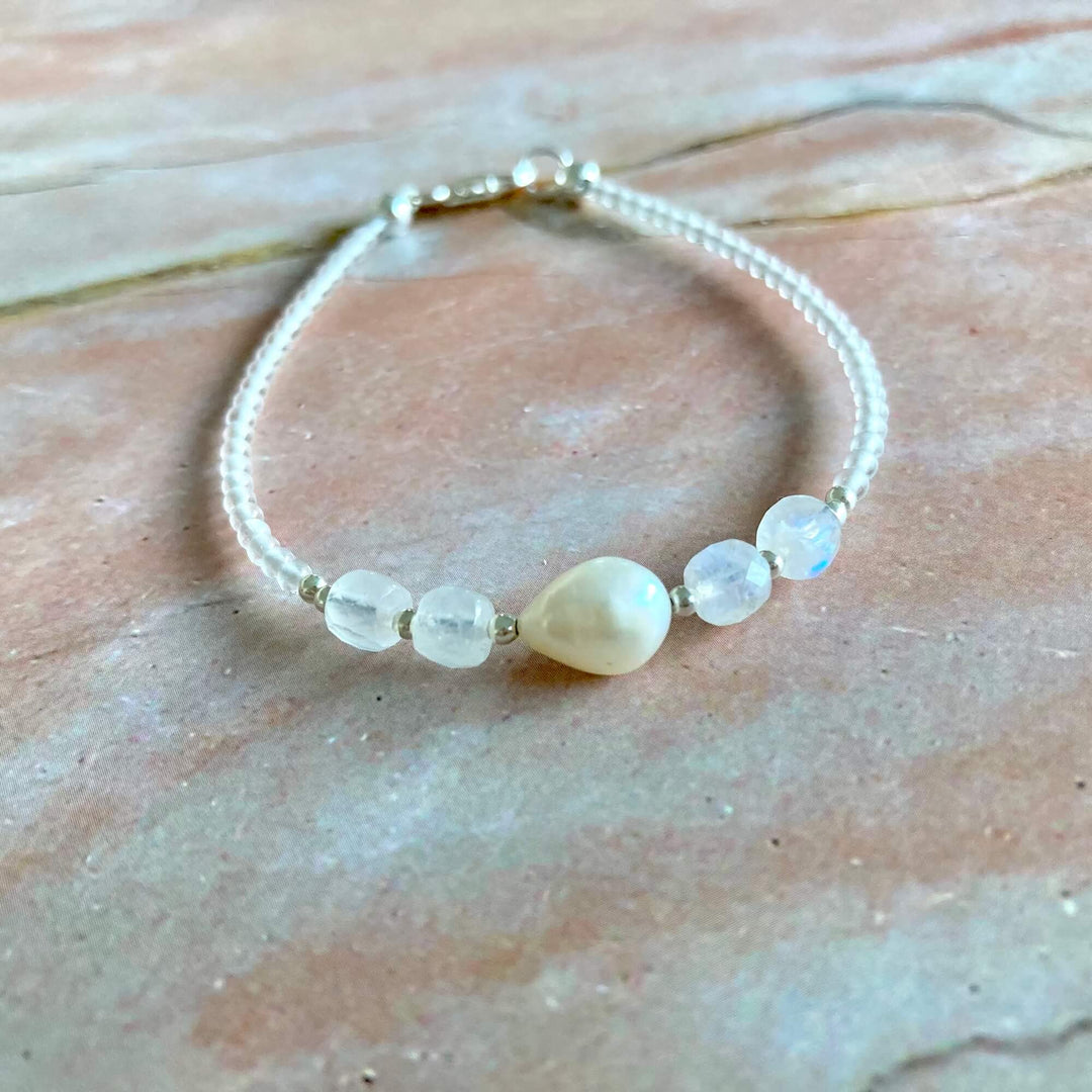 moonstone & pearl bracelet for healing