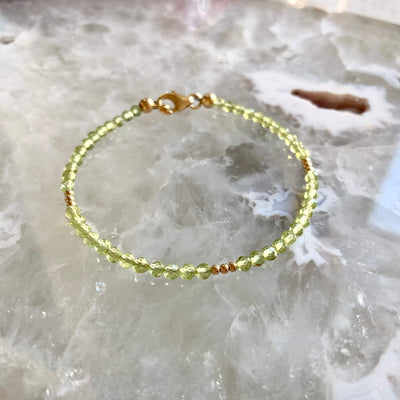Peridot & Gold crystal healing Bracelet