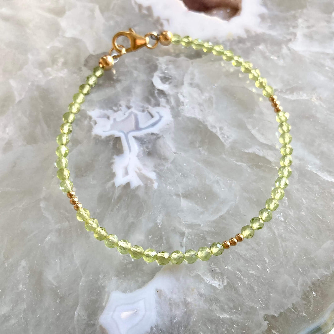 Peridot & Gold healing Bracelet