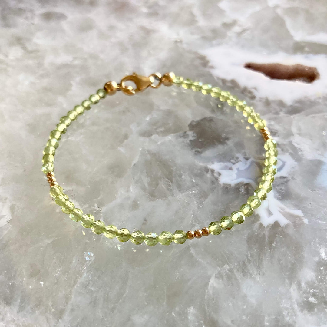 Peridot & Gold healing womens Bracelet