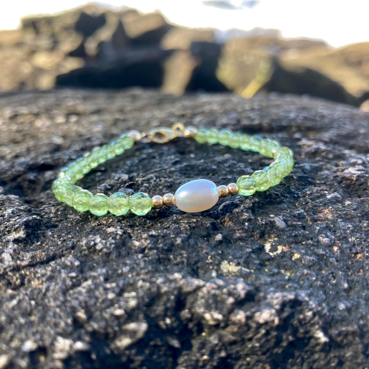 Peridot & Pearl Gold Bracelet