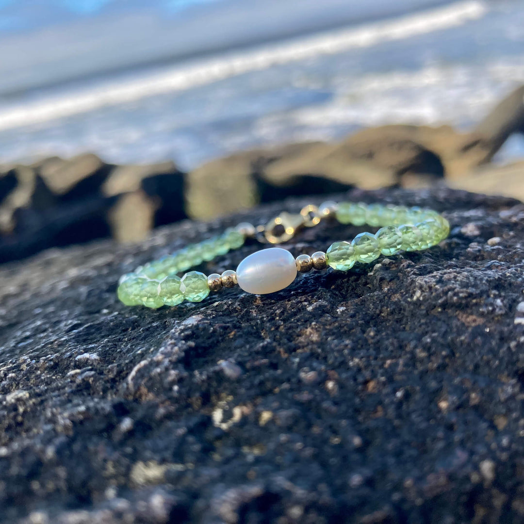 Peridot & Pearl Gold ladies crystal Bracelet